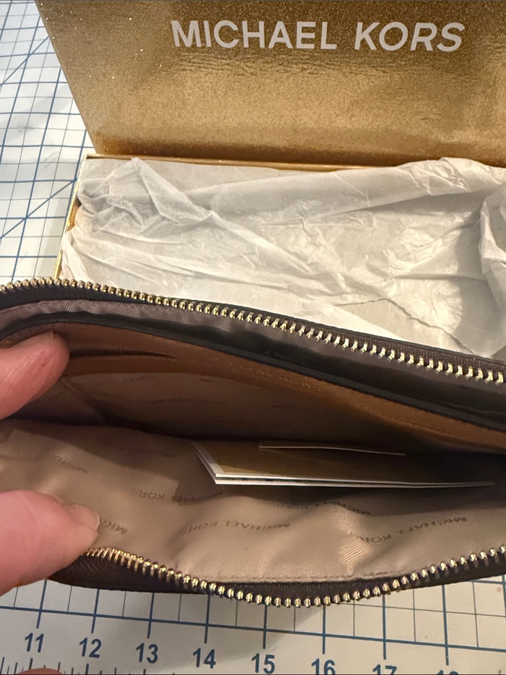 Michael Kors Studded Signature Wristlet Clutch – Brown – Brand New, 2017, VEGAN - Picture 3 of 15